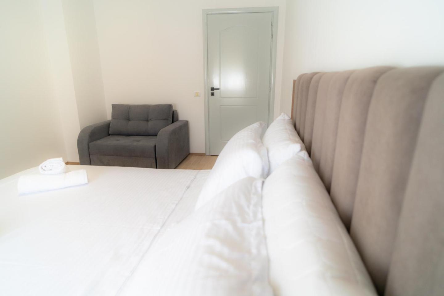 Enea Room In Center Shkodra Kültér fotó